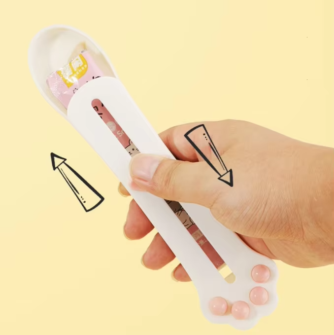 Cuillère Distributrice pour Chat – Tête Souple pour Nourriture Humide thumbnail 4